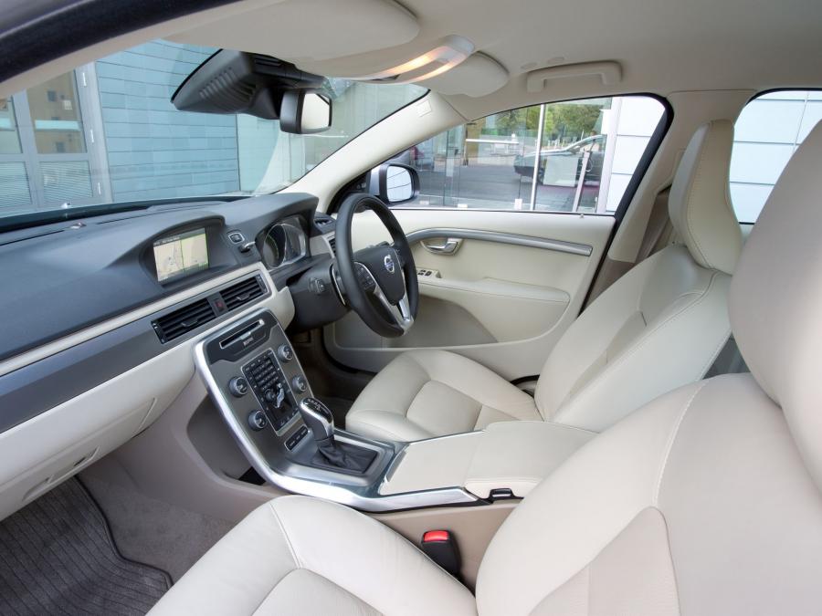  Volvo S80 2013 года  (UK) (фото 3 из 12)